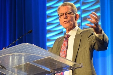 Economist Elliott Pollack delivers his Arizona forecast during Economic Outlook 2017 presented by the Greater Phoenix Chamber of Commerce and Cox Communications Oct. 11 at the Arizona Biltmore, A Waldorf-Astoria Resort. (Photo by Ashley McKnight/GPCC)